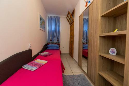 Hostal Apartment Seget Donji 10372a