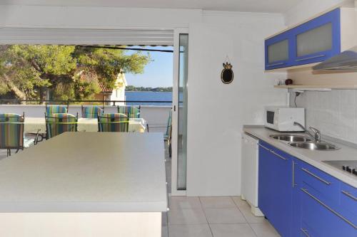 Apartment Uvala Nova 11353a