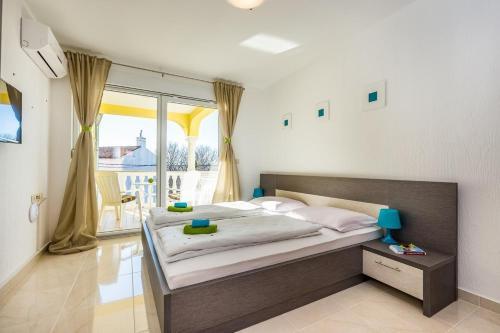 Four-bedroom Holiday Home In Dramalj I
