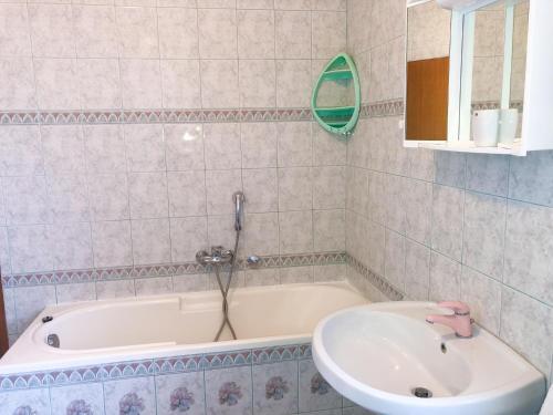 Apartments Damir 2838