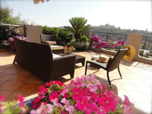 Bed & Breakfast Les Grimaldines - Maison D'h�tes