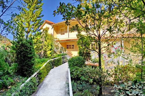 Hostal Vkastri