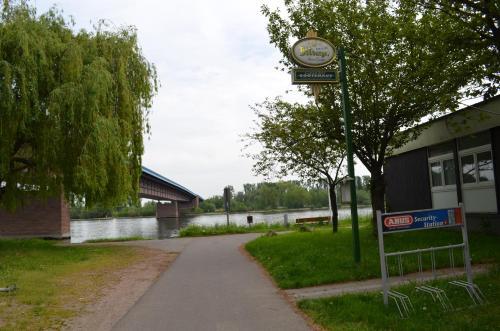 Hostal Zwei Raben Pension