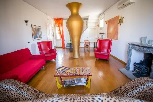 Pandora Halldis Apartment