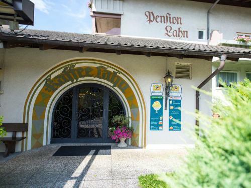 Hostal Pension Lahn