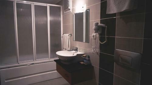 Green Forest Hotel - Adults Only
