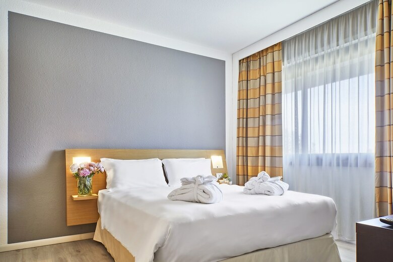 Living Place Hotel
