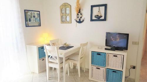 Baia De Bahas - Apartments & Resort