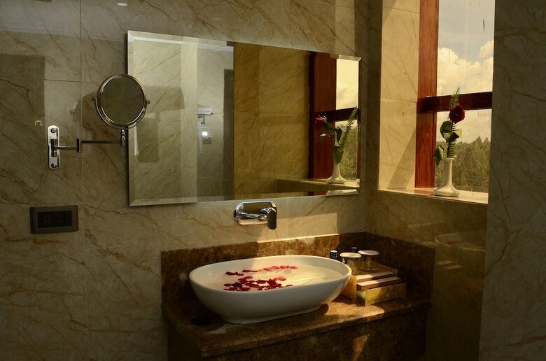 The White Rhino Hotel