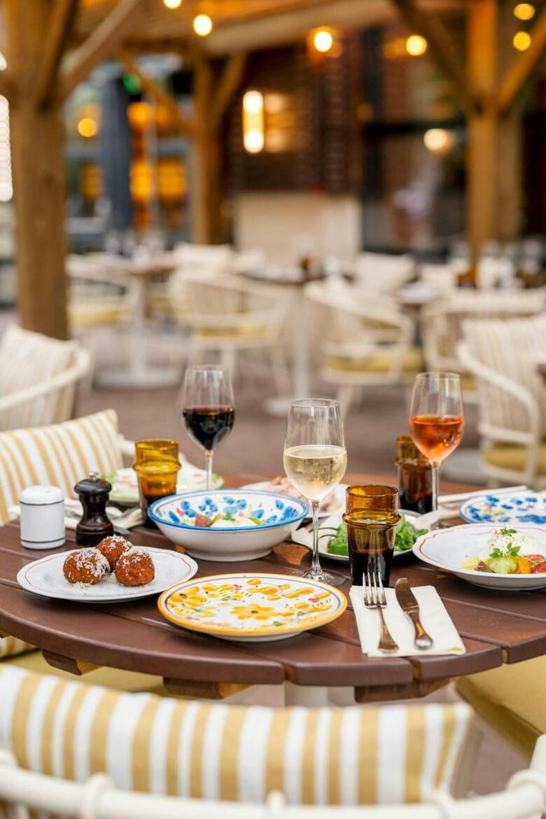 Renaissance Paris La Defense Hotel, A Marriott Luxury & Lifestyle Hotel