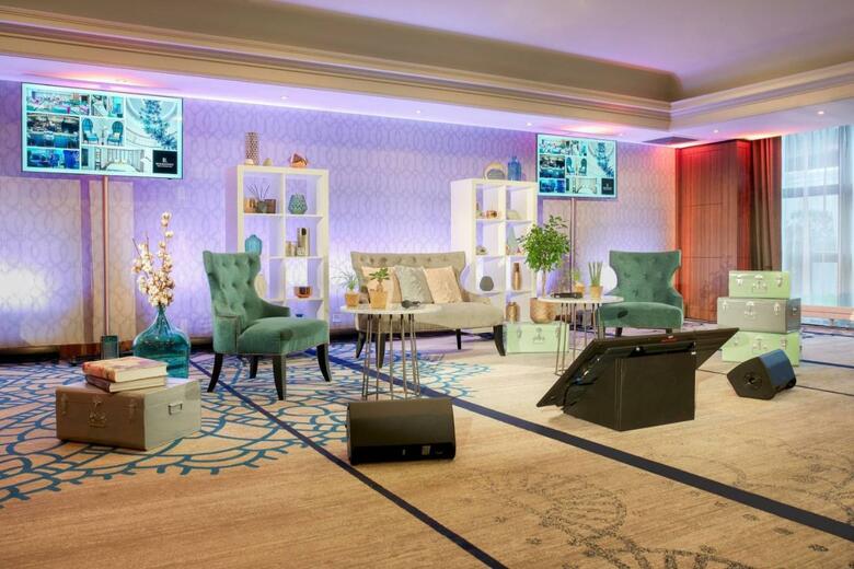 Renaissance Paris La Defense Hotel, A Marriott Luxury & Lifestyle Hotel