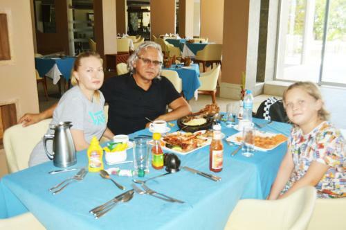 Hotel Tanga Beach Resort & Spa