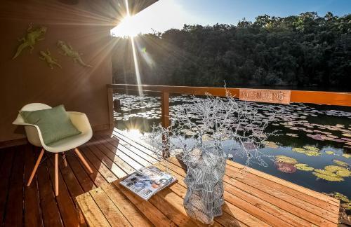 Bambuu Lakeside Lodge