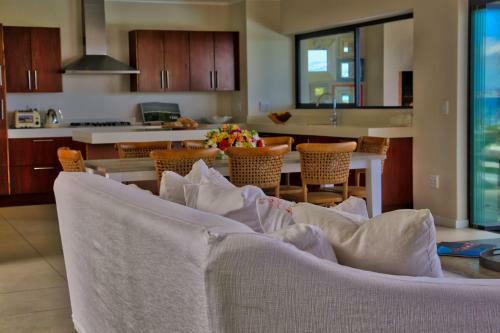 Villa Home By The Beach