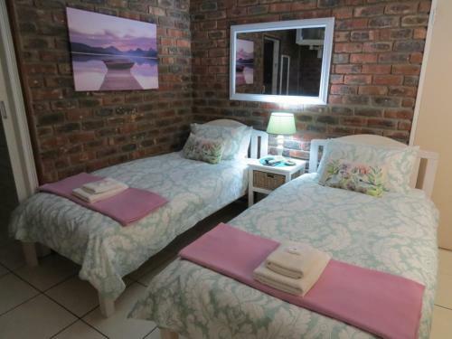 Hostal Coral Tree Guest Rooms