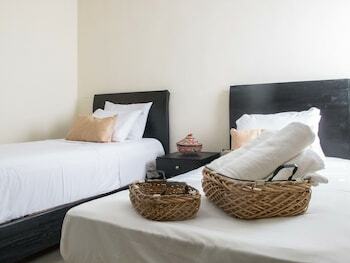 Whyz 4 You Bed And Breakfast