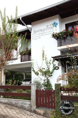 Hostal G�stehaus Enzien