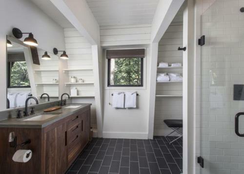 Oliver Pet Friendly Rental