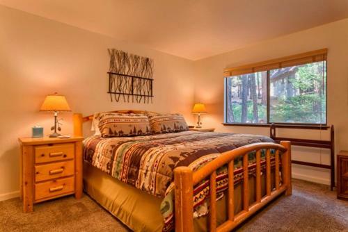 Knotty Pine Vacation Cabin