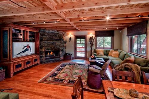 Weil Luxury Vacation Cabin