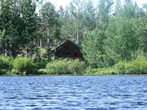 Hotel Nimpo Lake Resort