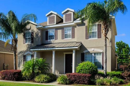 Tommy Bahama Reunion Estate