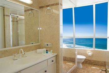 Hotel Chateau Beachside Resort