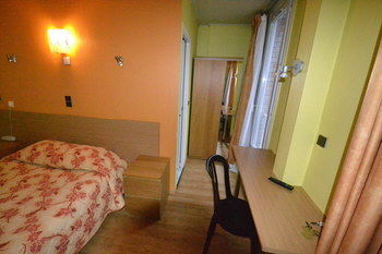 Hotel Terminus Paris La Defense