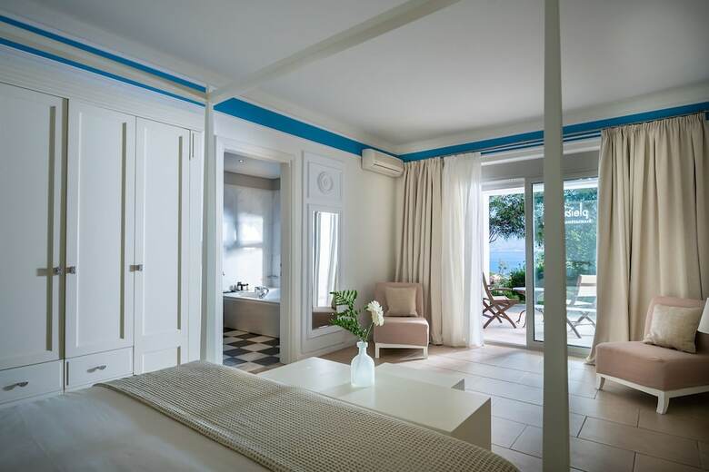 Hotel Pleiades Luxurious Villas