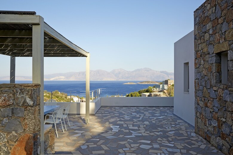 Hotel Pleiades Luxurious Villas