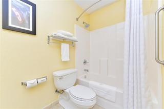 Hotel Best Western Plus West I-64