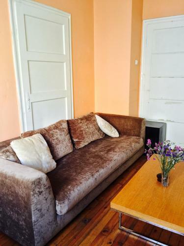Hostal Interhost Guest Rooms And Apartments