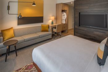 Hotel Autograph Collection The Hi-lo