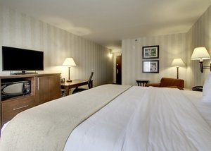 Hotel Quality Inn & Suites