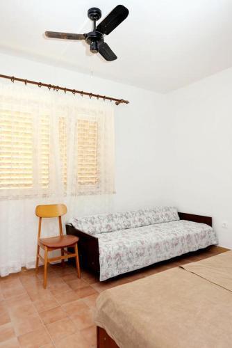 Hostal Triple Room Lumbarda 4403f