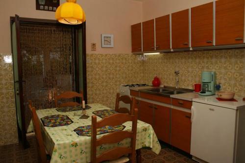 Apartments With A Parking Space Mirca (brac) - 729