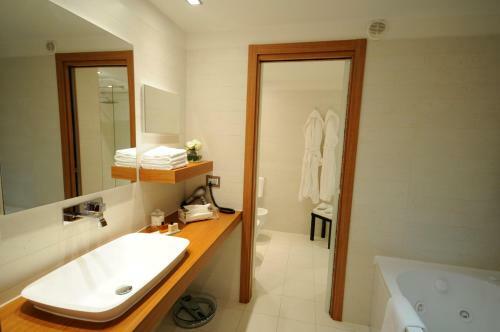 Hotel Del Faro - Pugnochiuso Resort