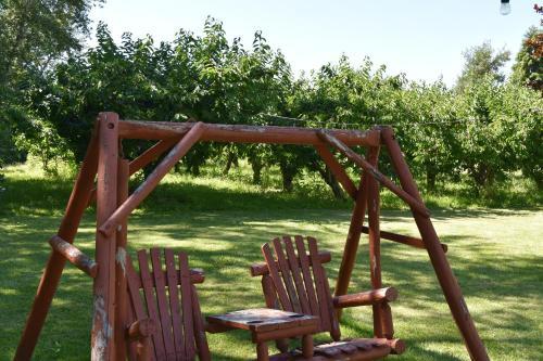 Bed & Breakfast Warm Springs Inn & Winery