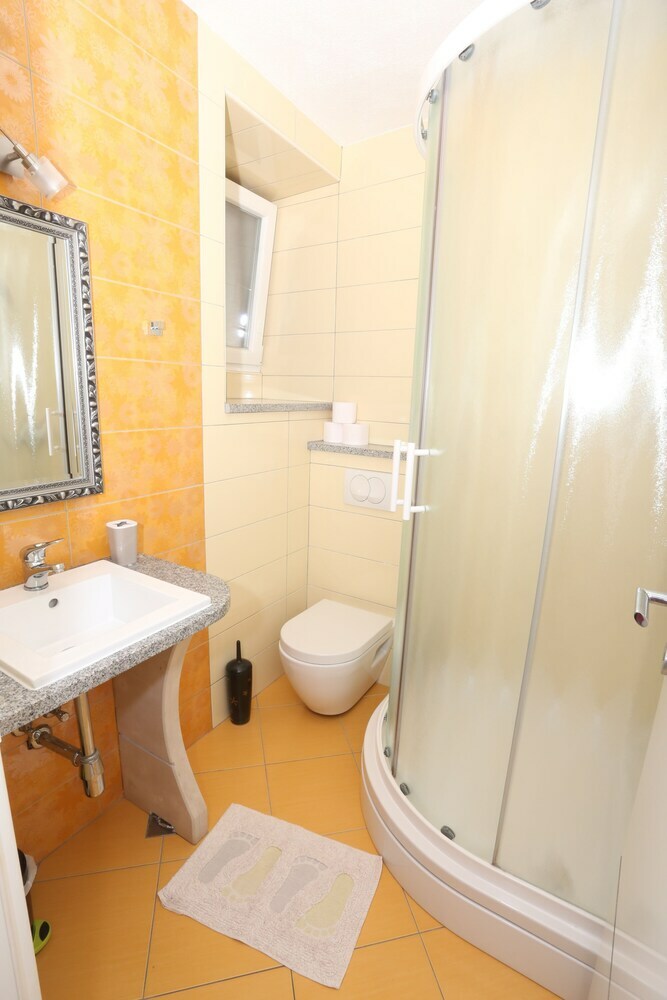 Hostal Apartments Nikolla