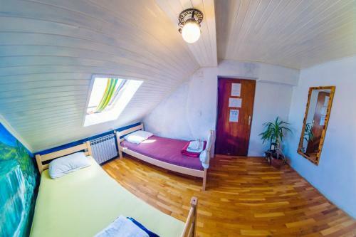 Hostal Hostel Mali Mrak
