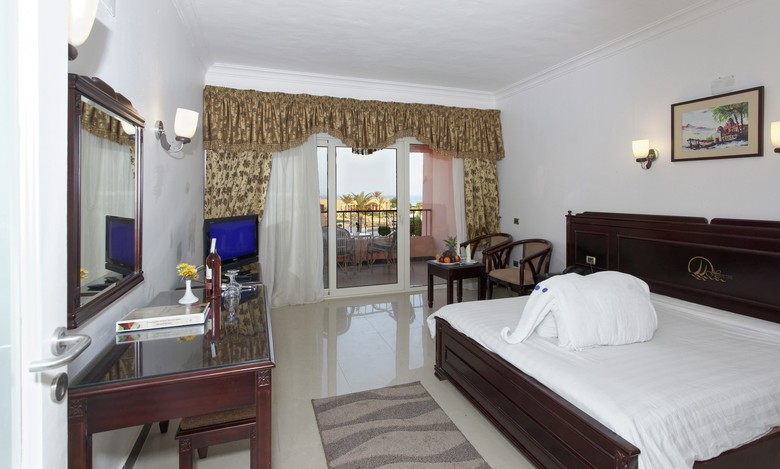 Hotel The Three Corners Happy Life Beach Resort