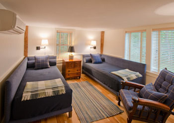 Bed & Breakfast Hill Farm Inn