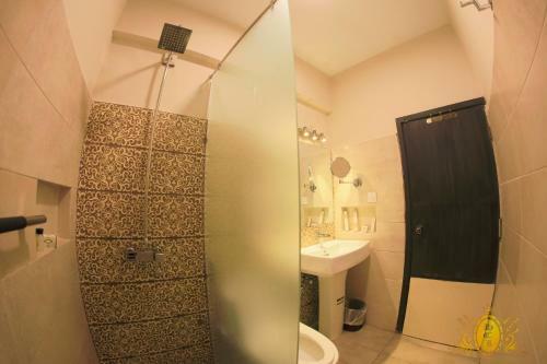 Hotel Crown Inn