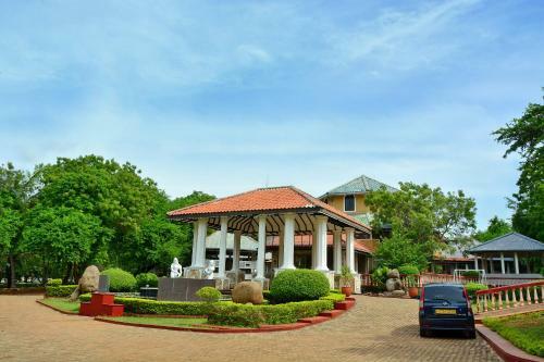 Hotel Kodigahawewa Forest Resort