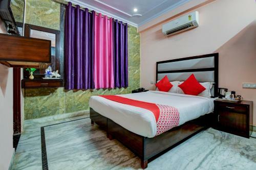 Oyo 12849 Hotel Grand Akshay
