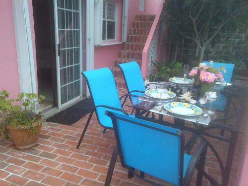 Bermuda Connections Apartments