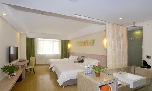 Hotel Galaxy Bay Resort