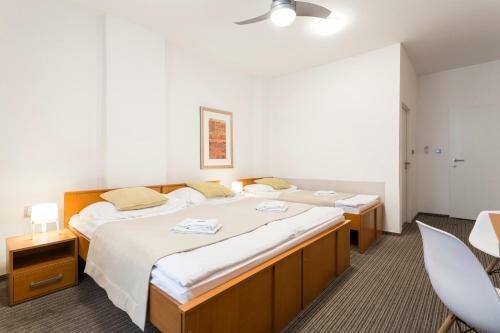 Hostal Pension Akat
