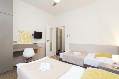 Hostal Pension Akat