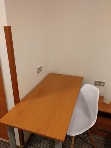 Hostal Pension Akat